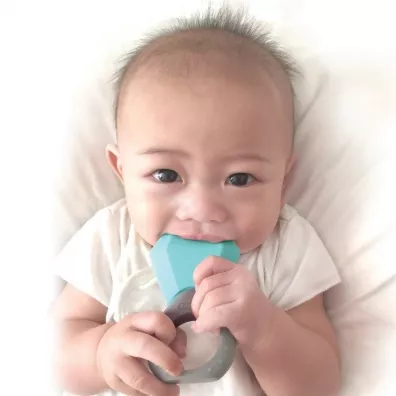 innoBaby Gryzak Pierwszy Klejnot, Wrzeniowy Szafir