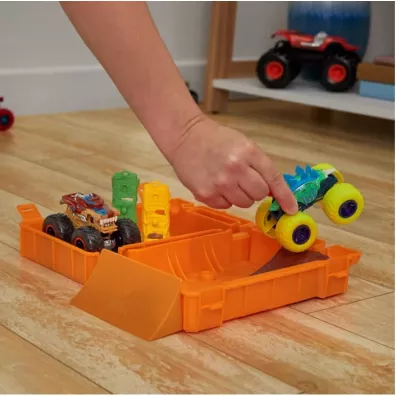 Hot Wheels. Monster Trucks Tankuj i jed� Mattel