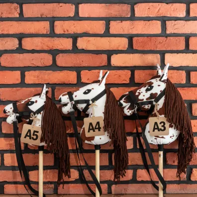 Hobby Horse Skippi. Ko� na kiju gniado-srokaty
