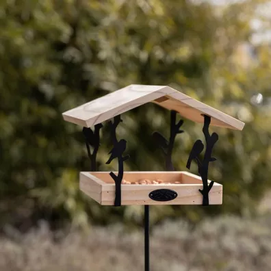 Esschert Design Karmnik dla ptakw ozdobny stojcy 131 cm