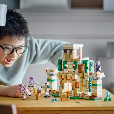 LEGO Minecraft Forteca elaznego golema 21250