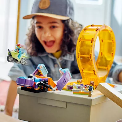 LEGO City Kaskaderska p�tla i szympans demolka 60338