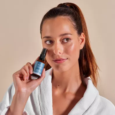 Sukin Hydration Serum nawil�aj�ce do twarzy z algami morskimi i kwasem hialuronowym 30 ml