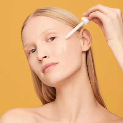 Hagi Cosmetics Smart C - Naturalne serum rozjaniajce do twarzy z witamin C (2% i L-Arginin) 30 ml