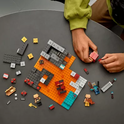LEGO Minecraft Bastion w Netherze 21185 LEGO Minecraft Bastion w Netherze 21185