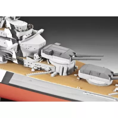 Statek 1:700 Battleship Bismarck Revell