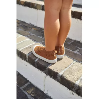 Lassig Ultrawygodne elastyczne trampki dziecice z antypolizgow podeszw Splash & Fun caramel, rozm. 22