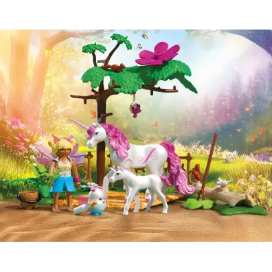 Princess Magic Playmobil Magiczna stajnia jednoro�c�w dla mamy i �rebaka 71839