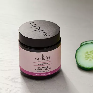 Sukin Sensitive Odywczy krem do twarzy na noc 120 ml