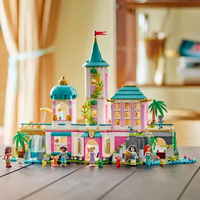 LEGO Disney Princess Zamek ksi�niczek i kr�lewskie zwierzaki 43267