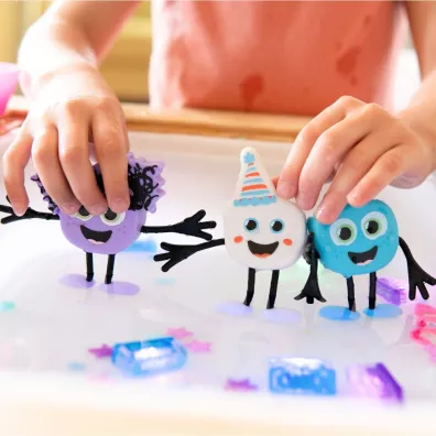 Glo Pals Posta� do k�pieli Party Pal - zestaw z dwiema kostkami sensorycznymi �wiec�cymi w wodzie