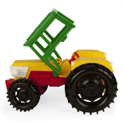 Traktor z przyczep� Wader