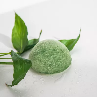 Mohani Naturalna gbka konjac do mycia twarzy  – z zielon herbat