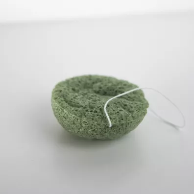 Mohani Naturalna gbka konjac do mycia twarzy  – z zielon herbat
