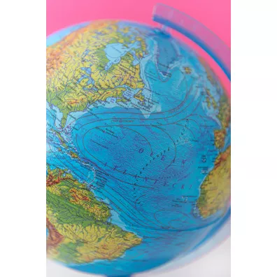 Globus z map� fizyczn� i aplikacj� 21 cm