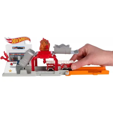 Hot Wheels. Po�ar na stacji FJN36 Mattel