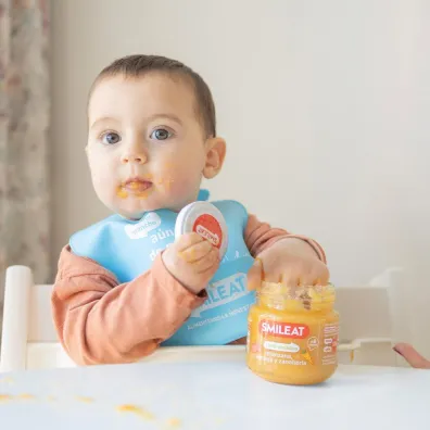 Smileat Deser z ekologicznymi jabłkami, marchewką i pomarańczą po 6 miesiącu 130 g Bio Smileat Deser z ekologicznymi jabłkami, marchewką i pomarańczą po 6 miesiącu 130 g Bio