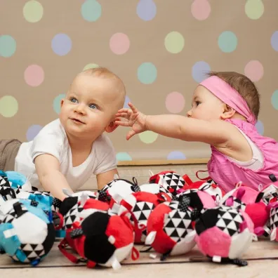 Pi�ka dla malucha czerwona Hencz Toys