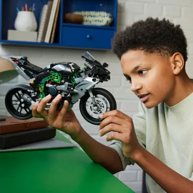 LEGO Technic Motocykl Kawasaki Ninja H2R 42170