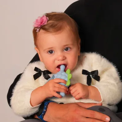 Gryzak silikonowy Razberry Grip, b��kitny RazBaby