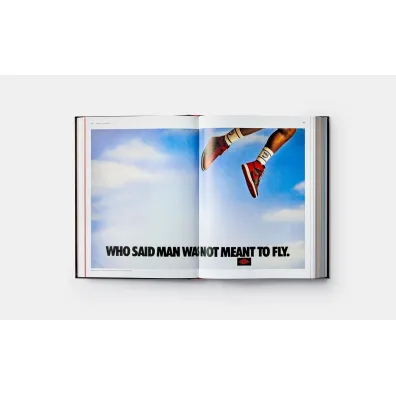 Soled Out. The Golden Age of Sneaker Advertising (A Sneaker Freaker Book) wer. angielska