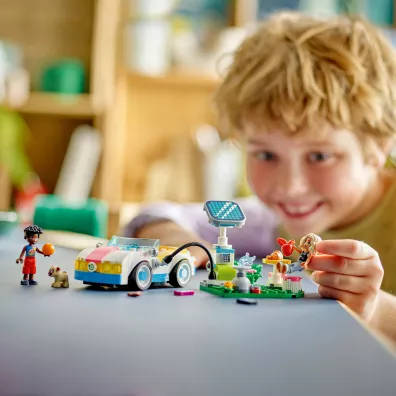 LEGO Friends Samoch�d elektryczny i stacja �aduj�ca 42609