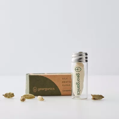 Georganics Naturalna Ni� Dentystyczna Spearmint REFILL 2 x 50 M