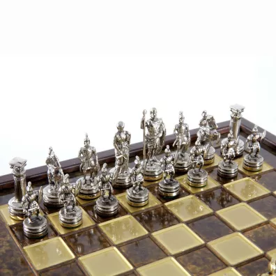 Zestaw szachowy w stylu grecko-rzymskim, ksztat metalowy, brzowa plansza 27cm