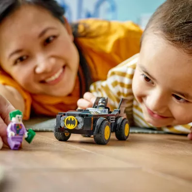 LEGO DC Batman Batmobil Pogo: Batman kontra Joker 76264