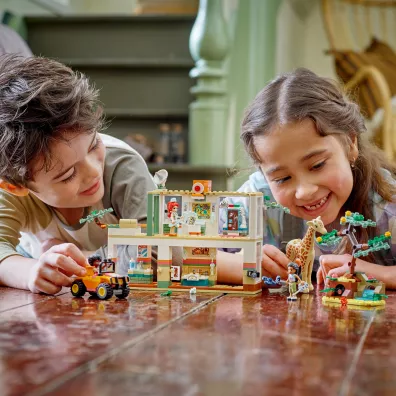 LEGO Friends Mia ratowniczka dzikich zwierz�t 41717