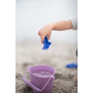 Skadane wiaderko do wody i piasku Scrunch Bucket - lila Funkit world