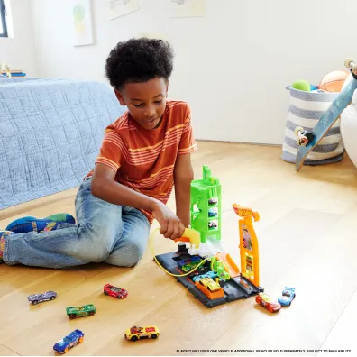 Hot Wheels. City Superstacja �adowania samochod�w Mattel