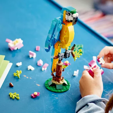 LEGO Creator Egzotyczna papuga 31136
