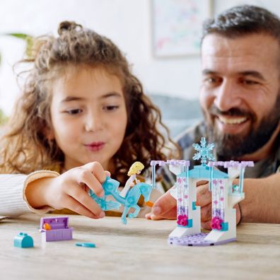 LEGO ǀ Disney Princess Elza i lodowa stajnia Nokka 43209
