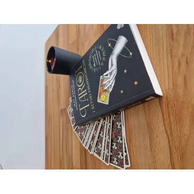 Tarot i sztuki parapsychiczne. 78 �wicze� i technik dla skuteczniejszego wr�enia