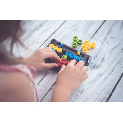 Smart Games IQ. Twist (PL) IUVI Games