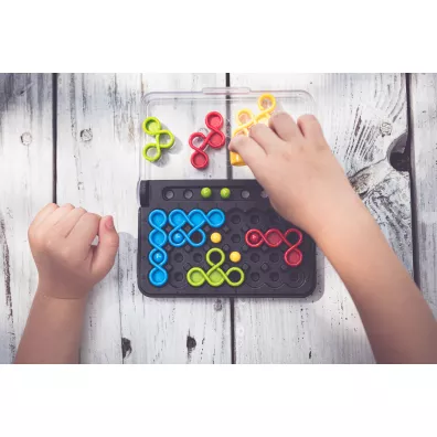 Smart Games IQ. Twist (PL) IUVI Games