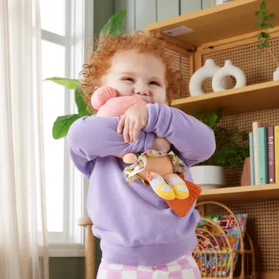 Fisher-Price. Lalka Przytulanka + gryzak HXK44 Mattel