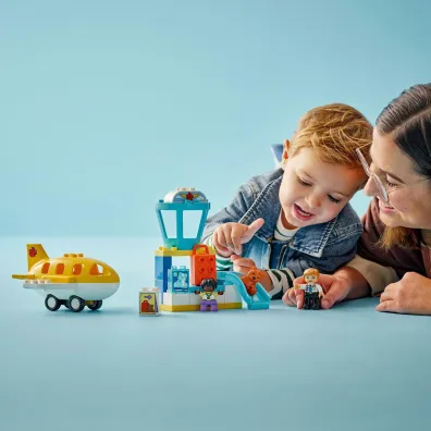 LEGO DUPLO Pierwszy raz na lotnisku 10443