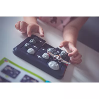 Smart Games. Asteroid Escape (ENG) IUVI Games