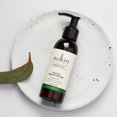 Sukin Signature Lekki nawil�aj�cy krem do twarzy 125 ml