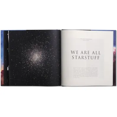 Expanding Universe. The Hubble Space Telescope wer. angielska