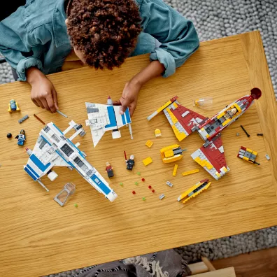 LEGO Star Wars E-Wing Nowej Republiki kontra Myliwiec Shin Hati 75364