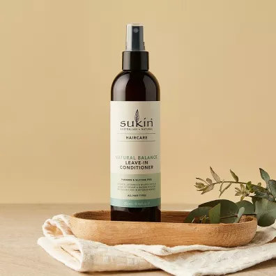 Sukin Natural Balance Od�ywka do w�os�w leave-in w sprayu 250 ml
