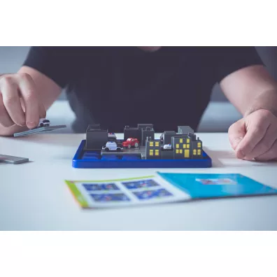 Smart Games. Roadblock (ENG) IUVI Games