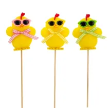 Brewis Kurczaczek w okularach na piku