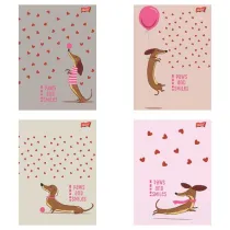 St. Majewski Zeszyt A4 32 kartki kratka ok�adka laminowana lakier miejscowy UV 70 g/m2. Lovely Dachshund