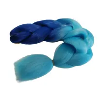 W�osami do zaplatania warkoczy ombre